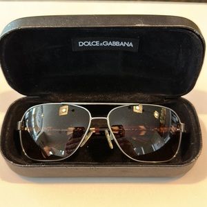 Men’s Dolce & Gabbana Aviator Style Sunglasses with case.